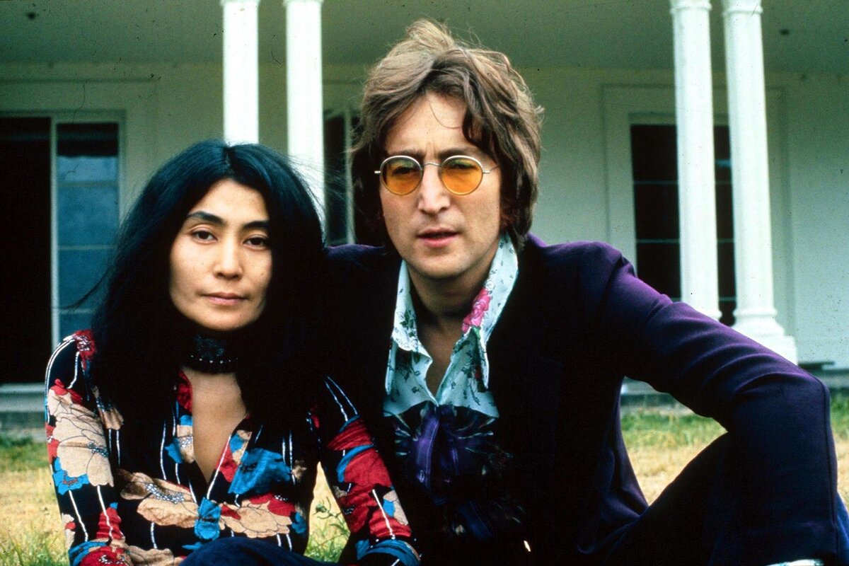 Вдова леннона. Джон Леннон и Йоко оно. Джон Леннон и Йоко оно фото. Жена Джона Леннона Йоко оно. Йоко оно фото с Ленноном.