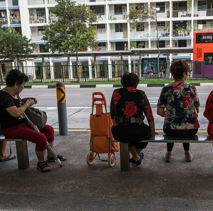 Сингапурские пенсионеры на первый взгляд от наших не отличаются