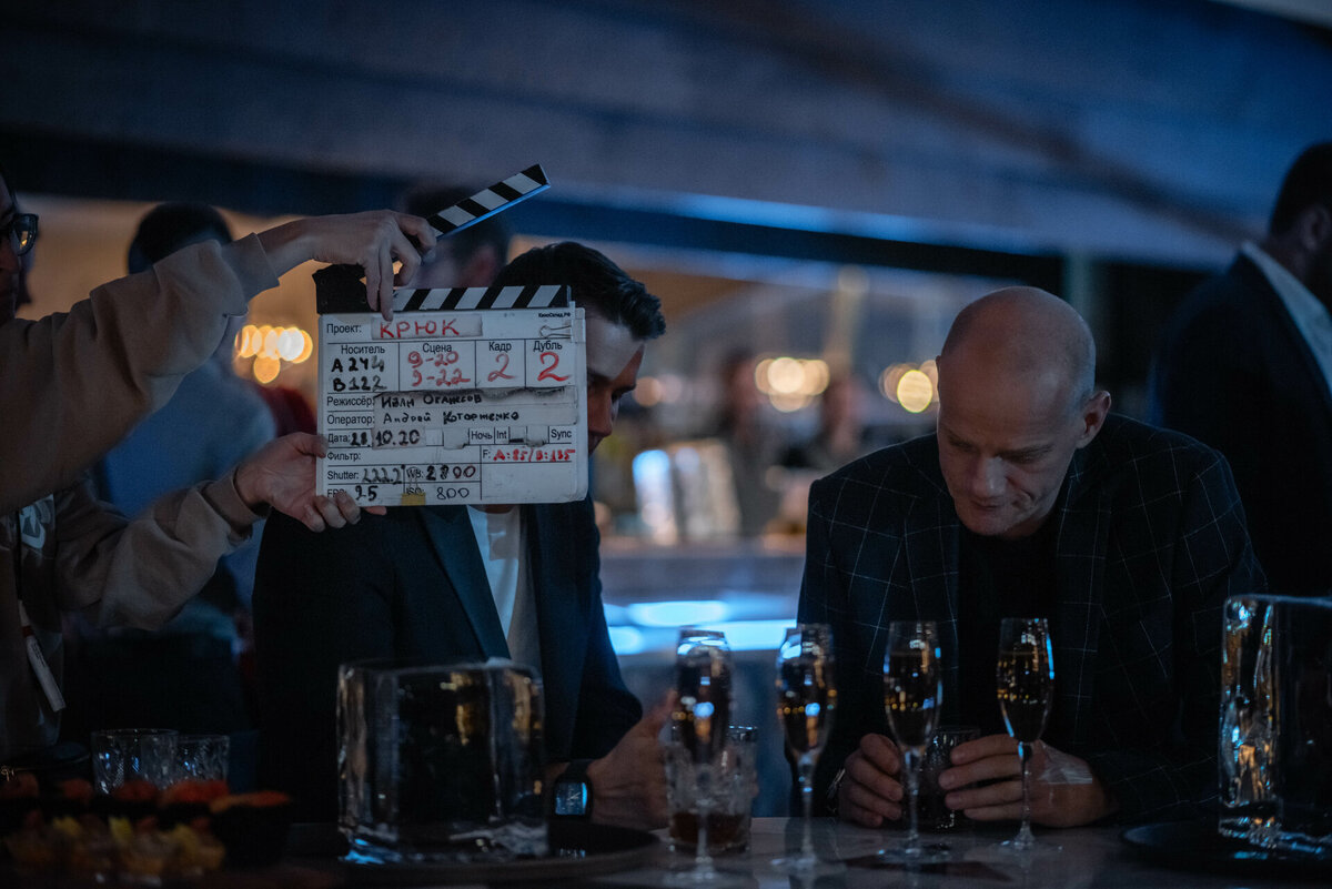 Это из свеженького, "Крюк", только выкладывают на Кинопоиске