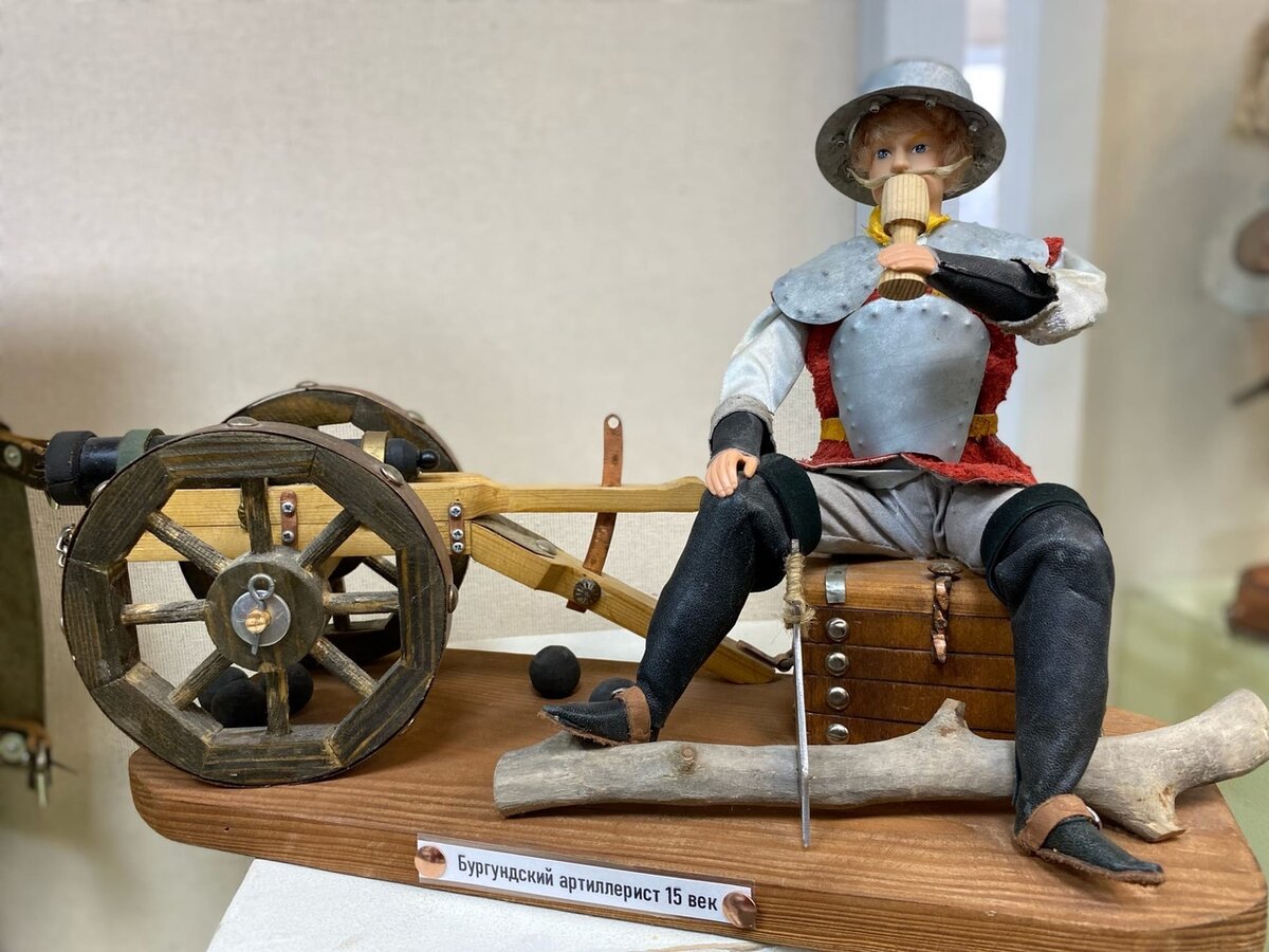 Выставка "Забавы питерских мужчин" в "Петербургском музее кукол" 