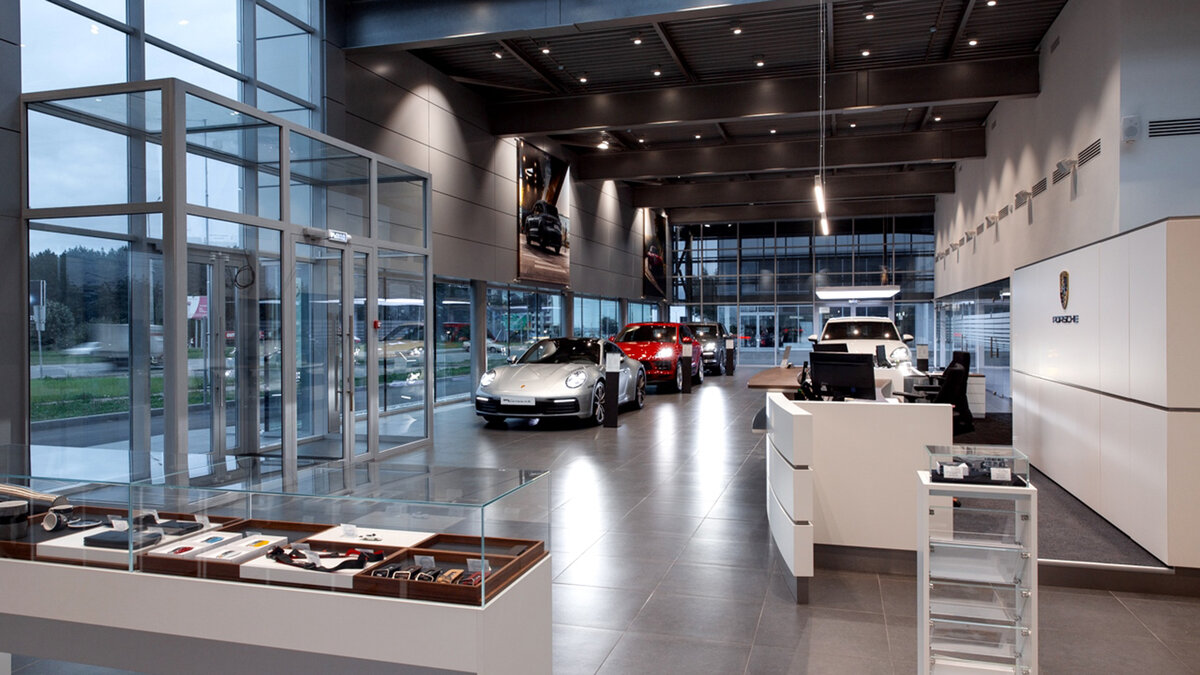 Интерьер автосалона Porsche 
