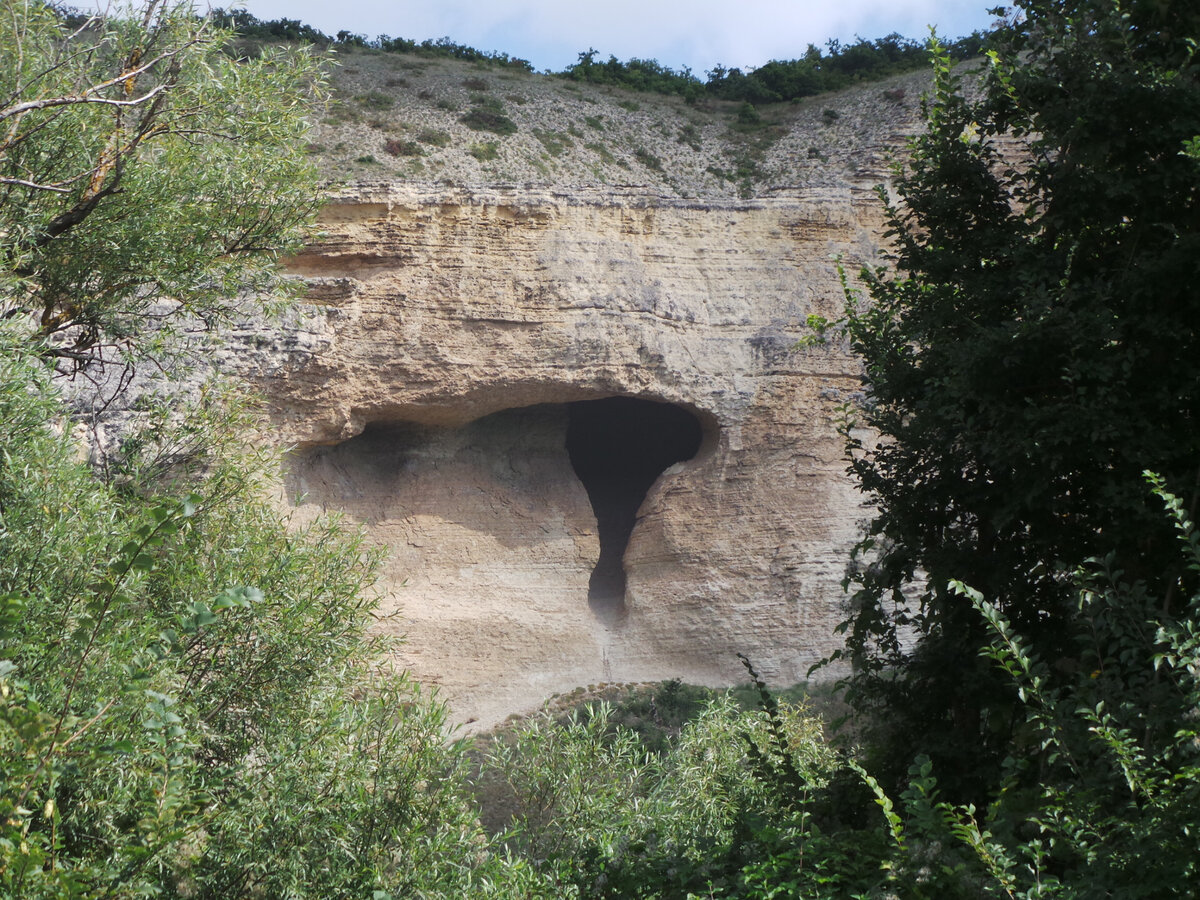 Грот в Бор-Кае