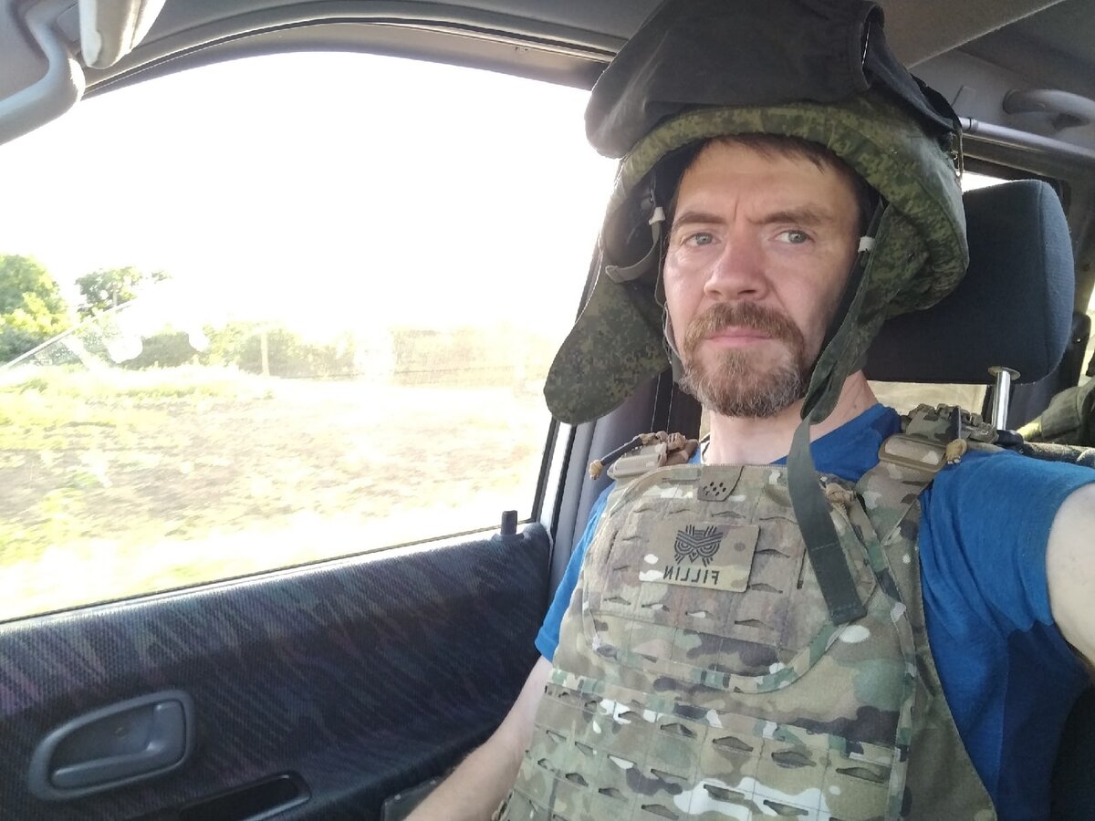 Ростислав Антонов регулярно ездит на Донбасс с гуманитарными миссиями. Фото: vk.com/r.antonov