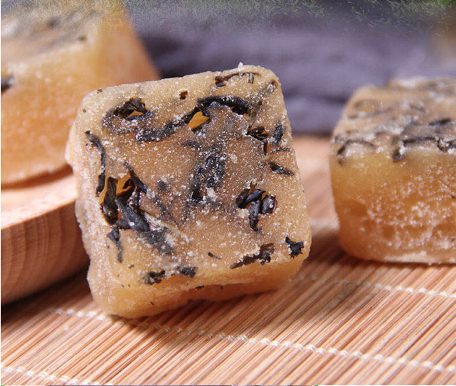 в Китае можно использовать такие кубики из меда с зеленым чаем, просто добавь воды и чудо напиток готов!