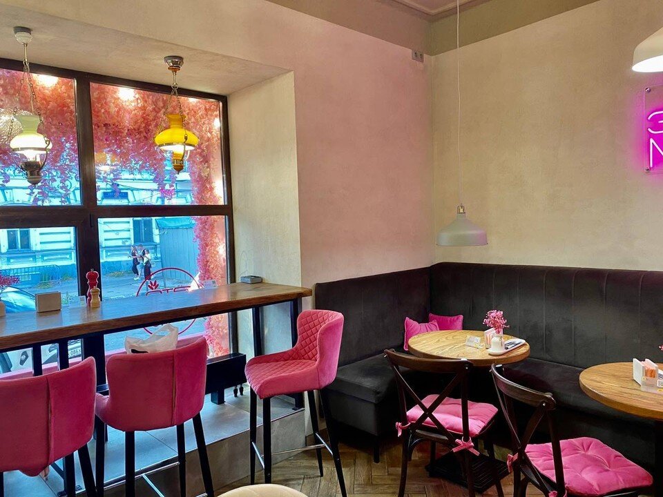    "КП-Ульяновск" нашла самые розовые локации в городе для фотосессии в стиле Барби Марина ДОЛГОВА