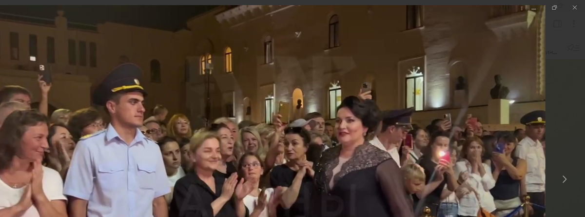 народная артистка  России и Абхазии Хибла Герзмава.