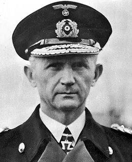 Карл Дёниц. С 1939 по 1943 командует немецким подводным флотом, а с 1943 по 1945 года занимает должность гроссадмирала кригсмарине