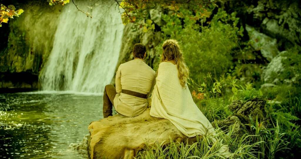 Вуаль 2015. Картинки седой мужчина обнимая берёзу видит свою маму. Вуаль 2015. Вуаль 2015. The veil астана.