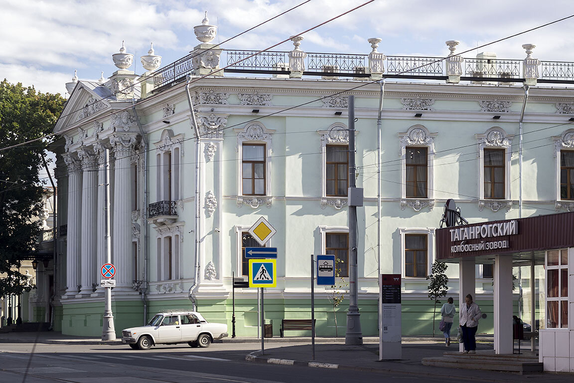Памятник петру 1 в архангельске и таганроге. Дом берии ул. Таганрог 2023. Ул. Таганрог 2023.