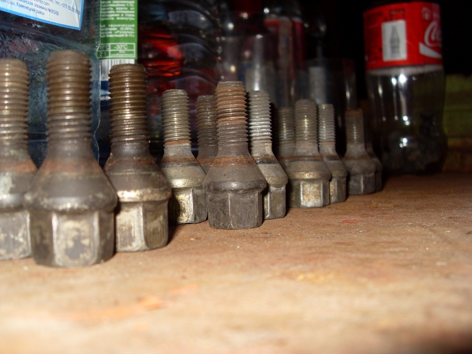 Колесные болты. Фото: drive2.ru/l/288230376152913280