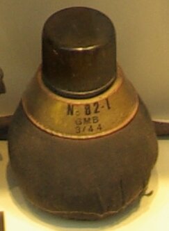 Снаряженная граната
Источник:https://upload.wikimedia.org/wikipedia/commons/3/38/N%C2%B082_Gammon_bomb.JPG
Google.com