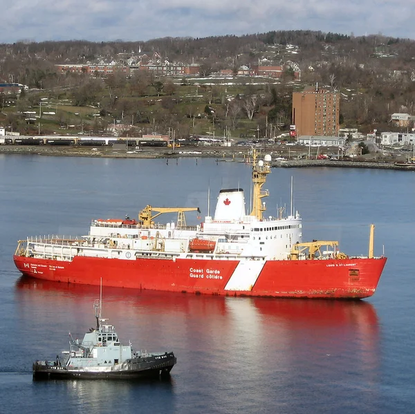 CCGS Louis S. St-Laurent / "Википедия"