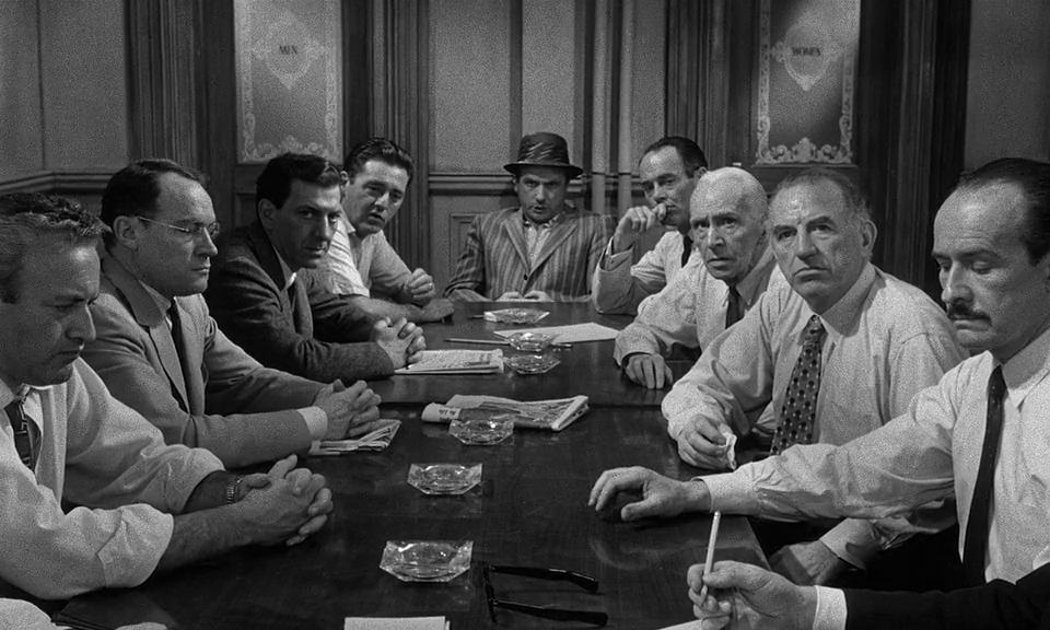 12 разгневанных мужчин. 1957. Рейтинг фильма - 10,315; 26-е место в Золотой Тысяче.