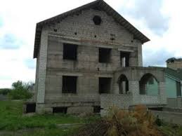 Фото с сайта: https://gupskgkhkir.ru/kak-oformit-nedostroennyy-dom-na-dachnom-uchastke/