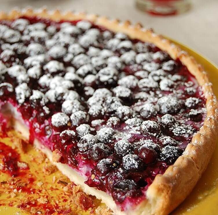 Сладкий пирог с ягодами в духовке рецепт с фото