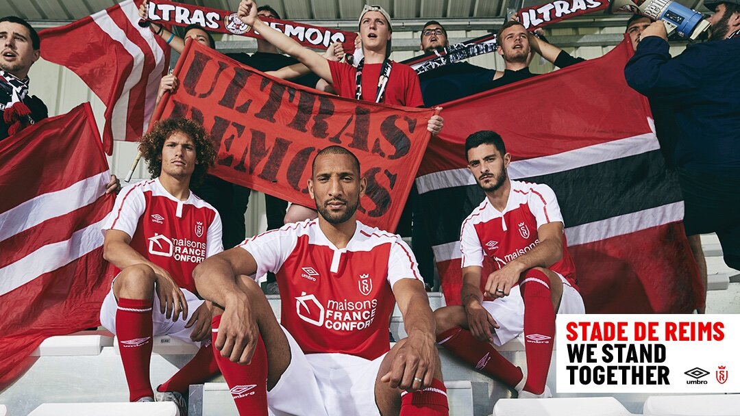 Реймс песнь о красном. Stade de Reims футбольный клуб. Форма клуба Реймса. Форма стаде де Реймс 2022 2023. ФК Стад Реймс фанаты фото.