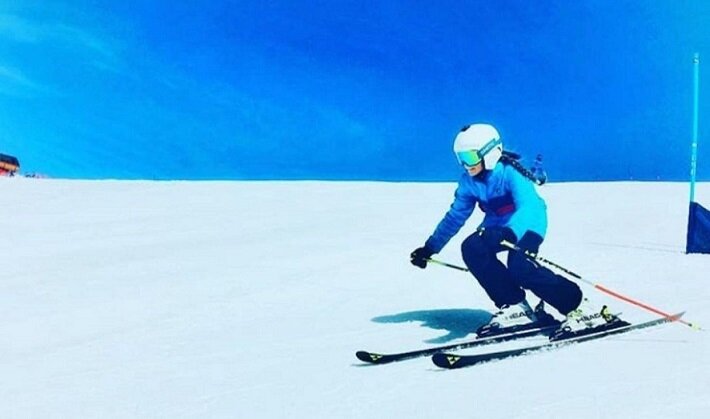 Тоня профессионально занималась горными лыжами, поэтому выбрала семейное обучение 