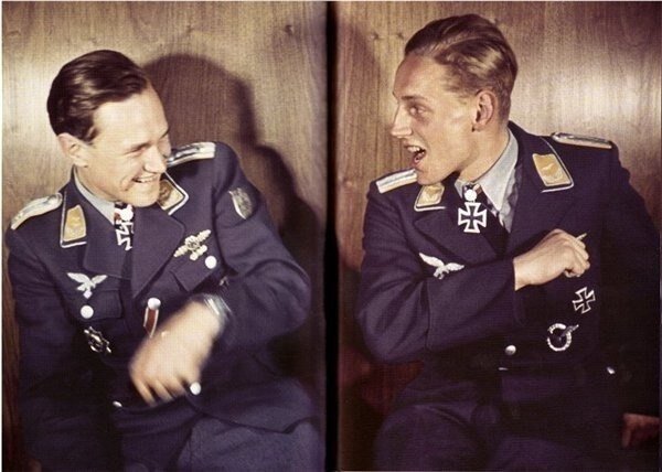 В Крупински и Э. Хартманн