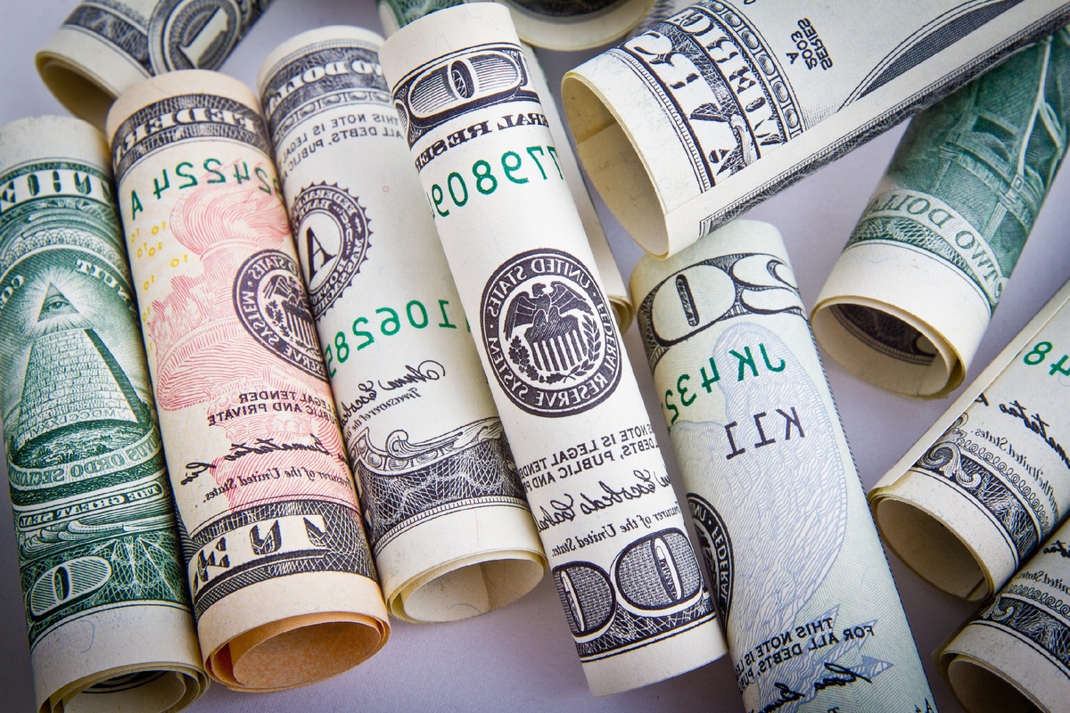 Четкое значение реального количества денег уже давно "покрыто туманом".