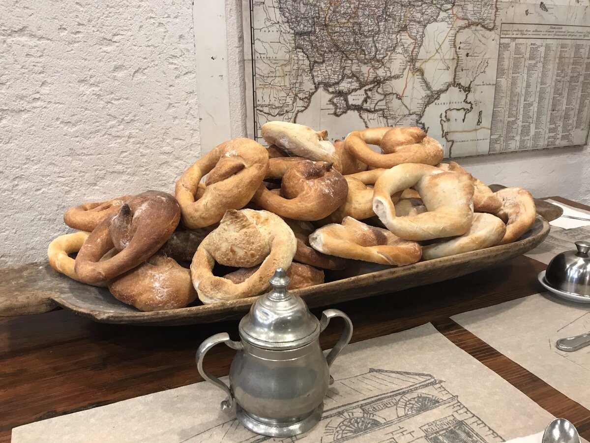 Калачи в коломне. Калачи в печи. Муромские калачи. Печка с калачами. Калач Коломна.