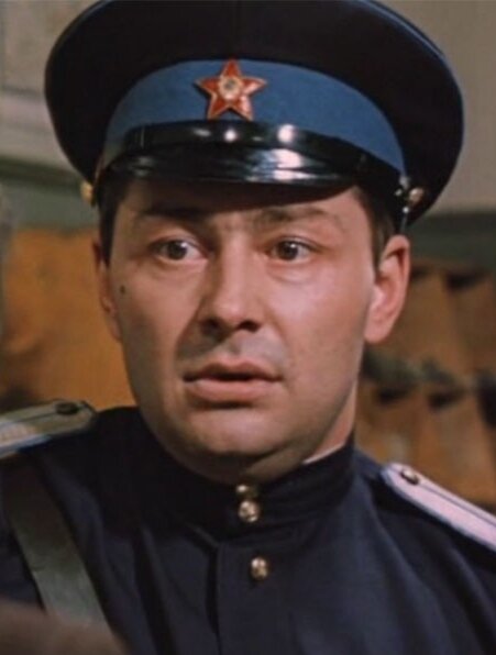 Да, он думает о себе и своей семье. Его право.