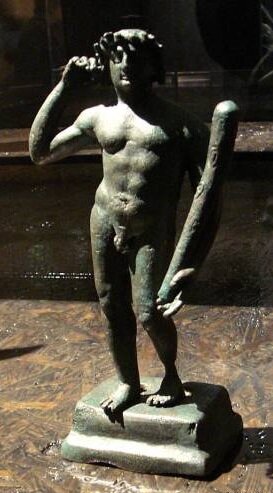 Бронзовая статуэтка Геракла, свидетельствующая о существовании его культа в Бактрии 