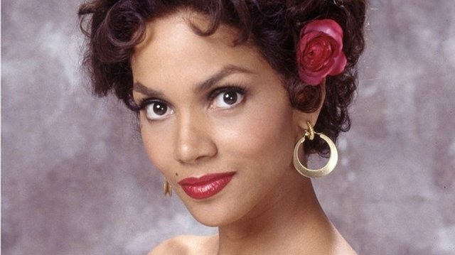 "Познакомься с Дороти Дандридж" 1999 фильм принесший Холли Берри "Оскар"