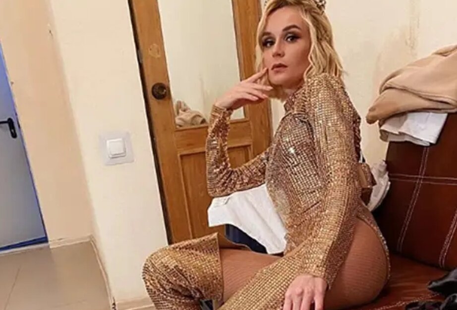 Пользователи Instagram обрушились шквалом критики на певицу Полину Гагарину после публикации фотографии артистки в откровенном наряде. Этим снимком Гагарина поделилась на своей странице в соцсети.