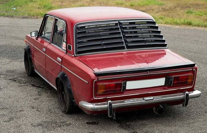 Кто придумал «жалюзи» для «Жигулей», и зачем их вообще ставили на заднее стекло