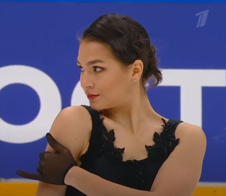 Станислава Константинова. Короткая программа на кубке России по фигурному катанию 2020/2021. Источник фото: YouTube канал Первого канала.