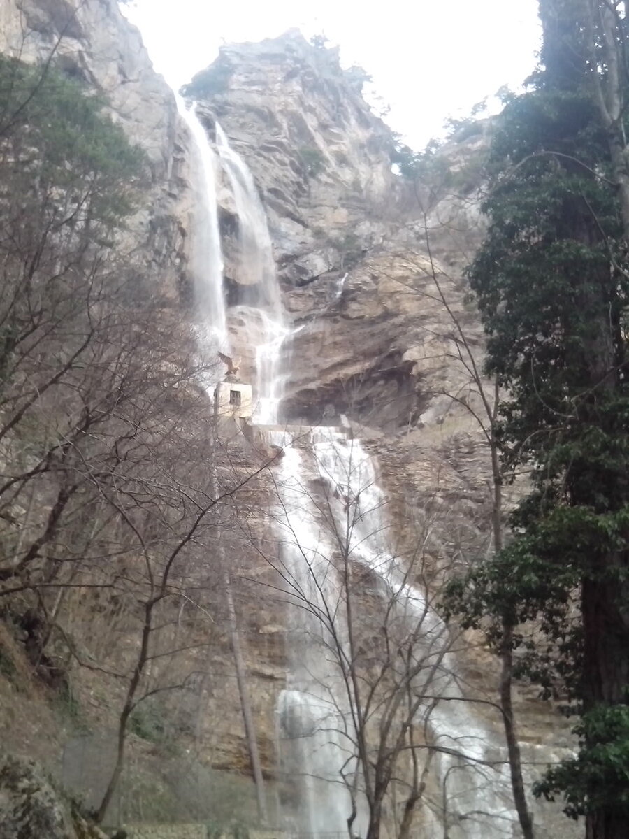 Водопад Учан-Су. Листайте, пожалуйста -->