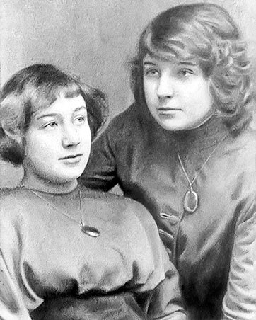 Марина и Анастасия Цветаевы. Источник фото Яндекс.Картинки