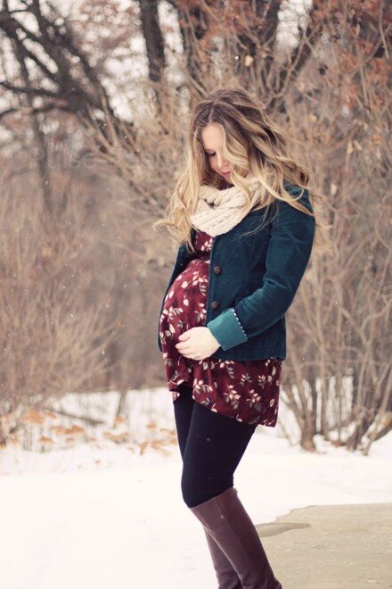 Модная мамочка: 8 стильных образов для беременных