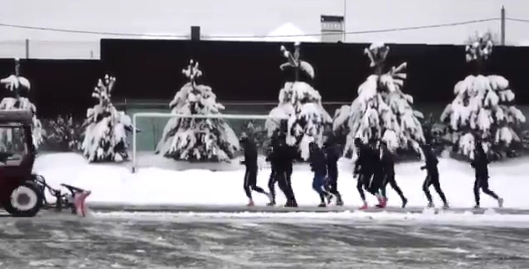 Тренировка "Тамбова" на сборе в Крымске. Фото twitter.com/fctambov68