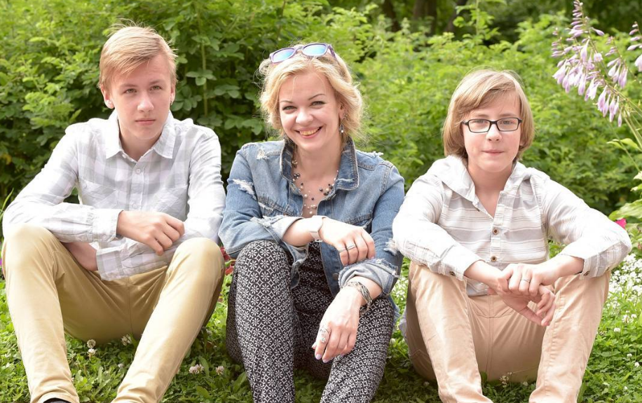 Наталья Вяль с сыновьями Иваном и Федором. Источник фото: Instagram