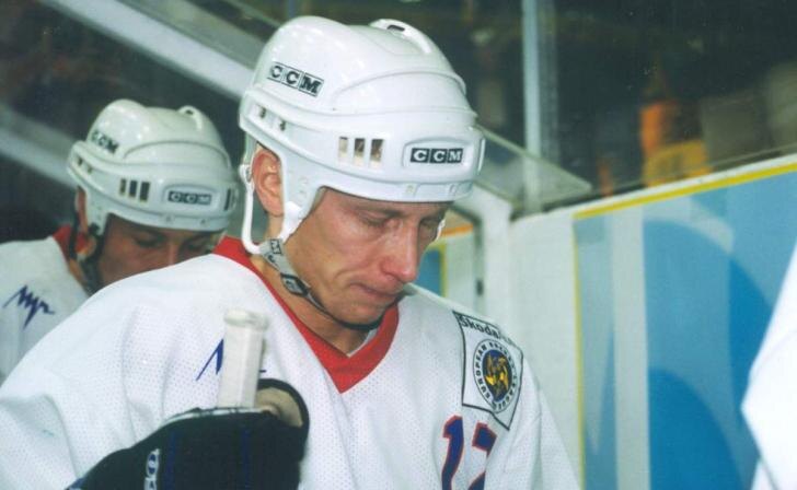  EUROPEAN HOCKEY LEAGUE. Фото из фотоархива ХК "Металлург" (Магнитогорск). 6 февраля 2000 года.