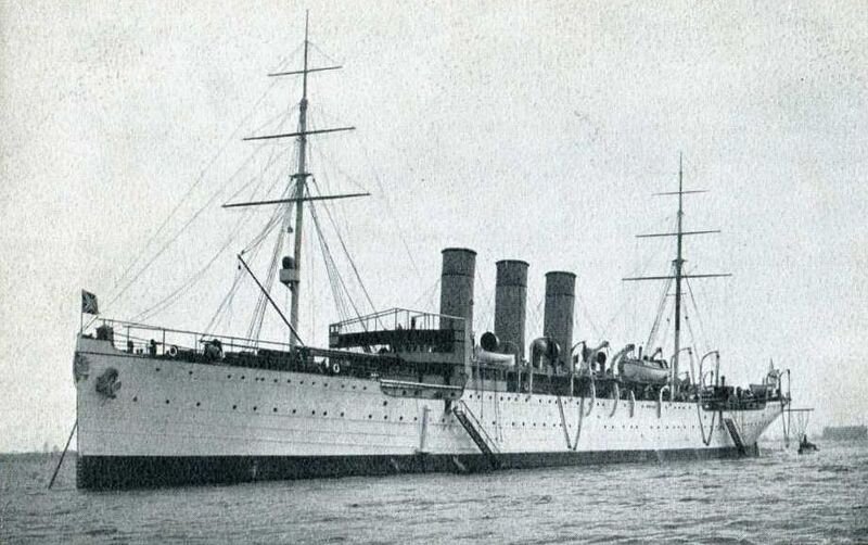 8 (21) февраля 1902 года спущено на воду учебное судно "Океан" (с 15 октября 1922 года — «Комсомолец»)
