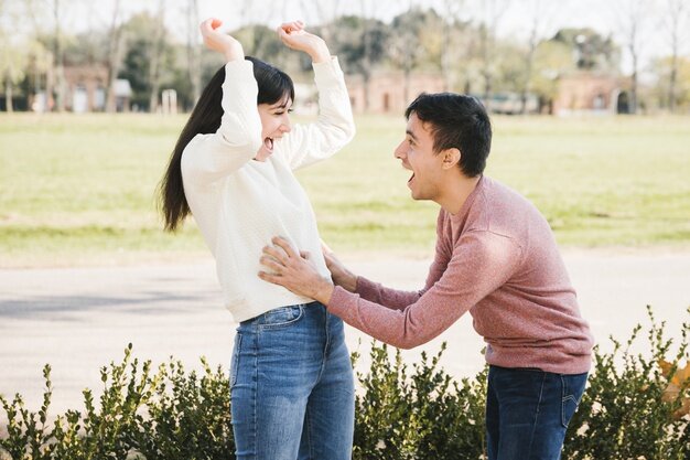 Защекочите вашего клиента. Пусть, когда он о вас вспоминает, все что приходит ему на ум - радость, что он нашел именно вас.