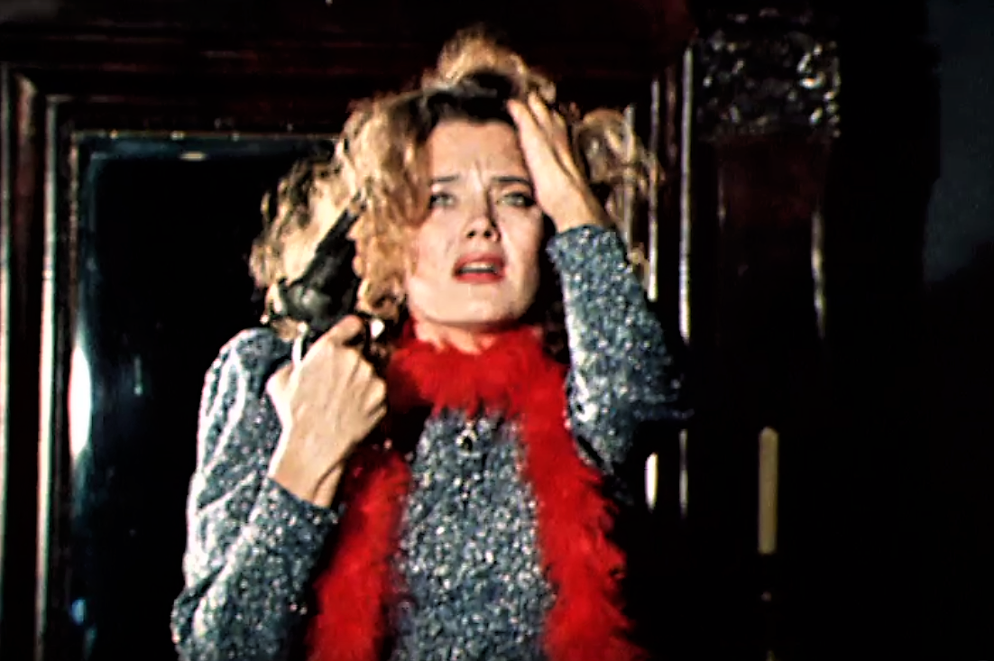 И.Алферова в спектакле "Карманный театр" (1988)