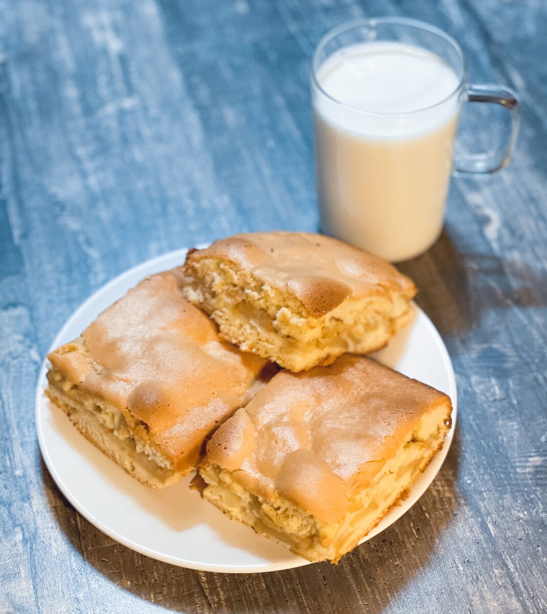 Шарлотка с молоком гораздо вкусней