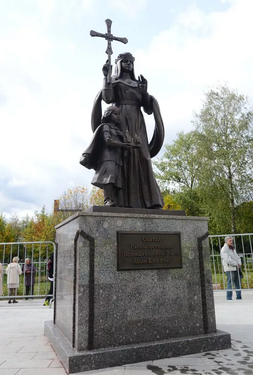 Памятник св. равноапостольной княгине Ольге в Москве. Фото из интернета.