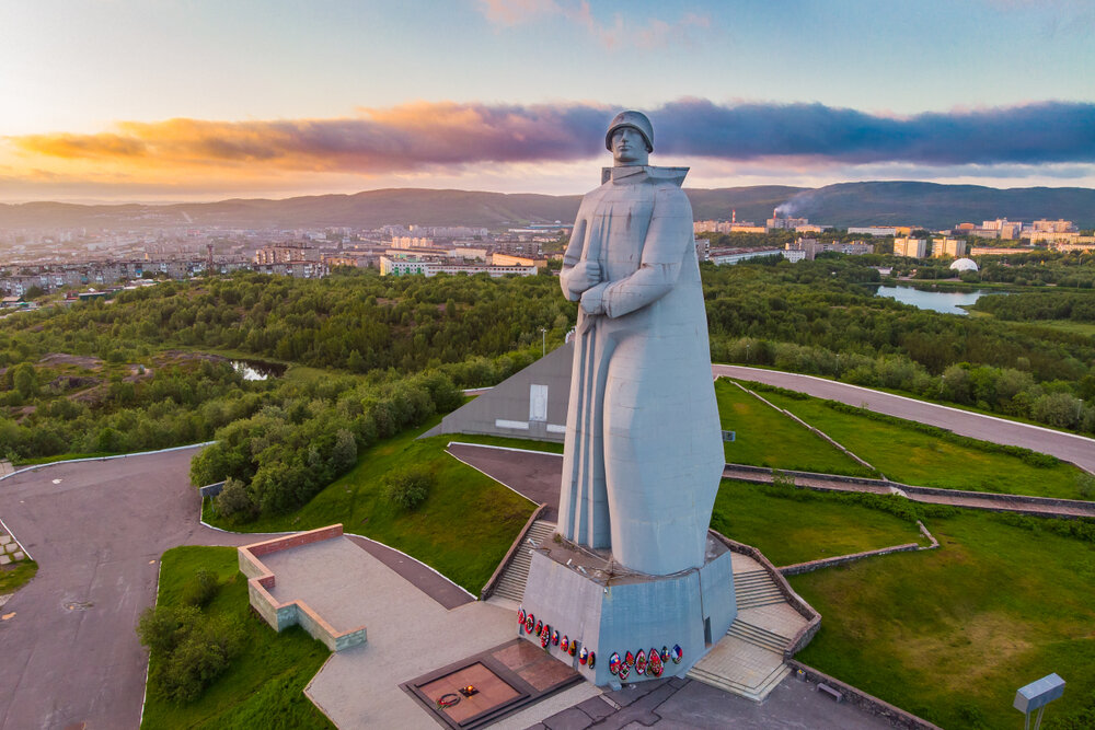 Высота памятника «Алеша» — 42 метра 