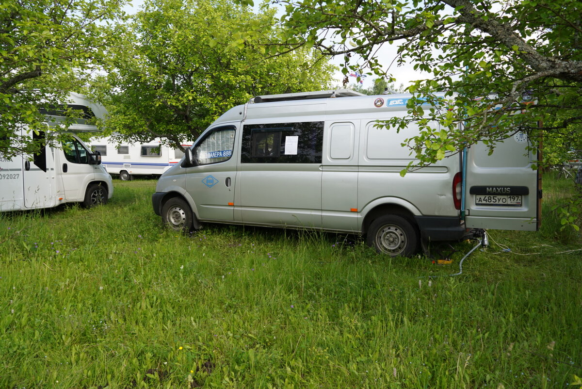 Один из переделанных из фургона автодомов на фестивале "Абунафест 2021"