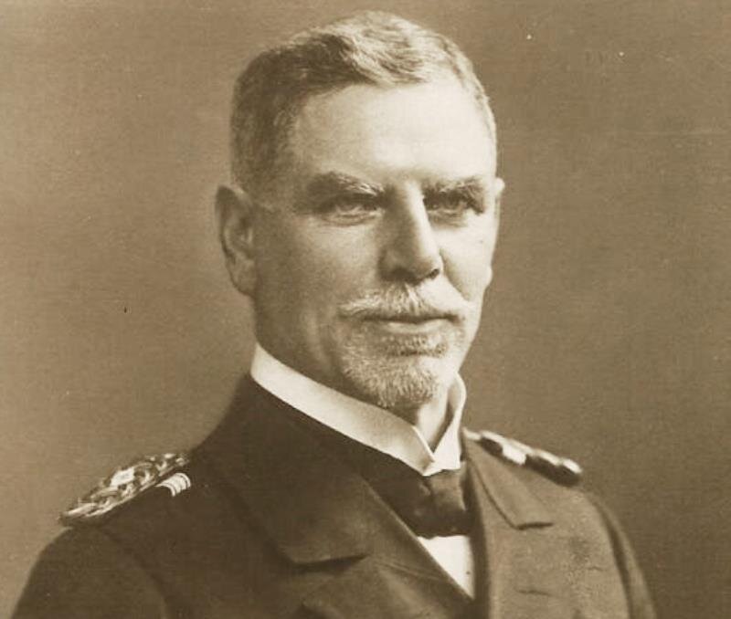 Адмирал Максимилиан Иоганнес Мария Хуберт райхсграф фон Шпее (22 июня 1861 г. - 8 декабря 1914 г.)