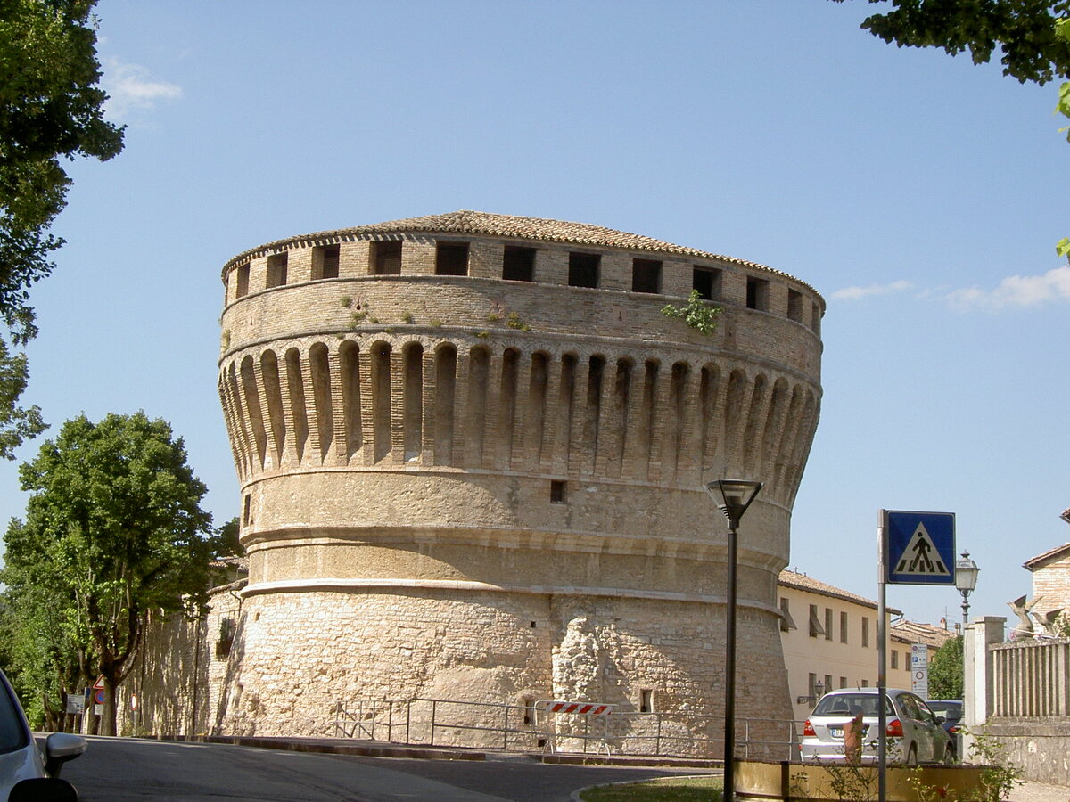 Башня  Рокка Торионе