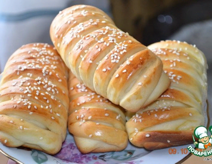 «Creme De Parisienne». Один из вариантов булочек с заварным кремом. Несложно в приготовлении и очень вкусно, получаются не булочки, а пирожные. 