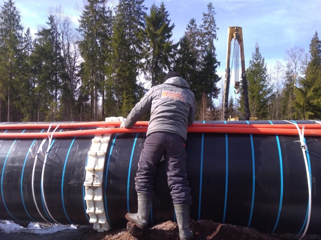 Полиэтиленовые трубы для защиты кабеля связи на "Северном потоке-2"