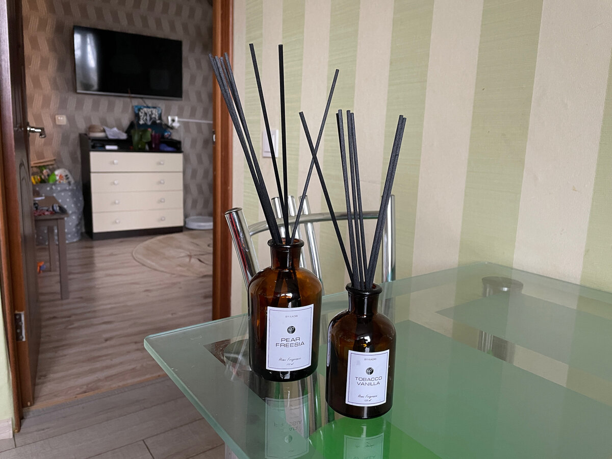 Несколько лет назад была поклонницей автоматических распылителей, но сейчас больше люблю именно диффузоры