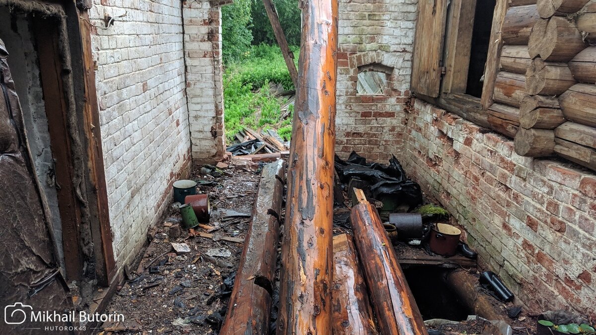 Старинные брёвна.