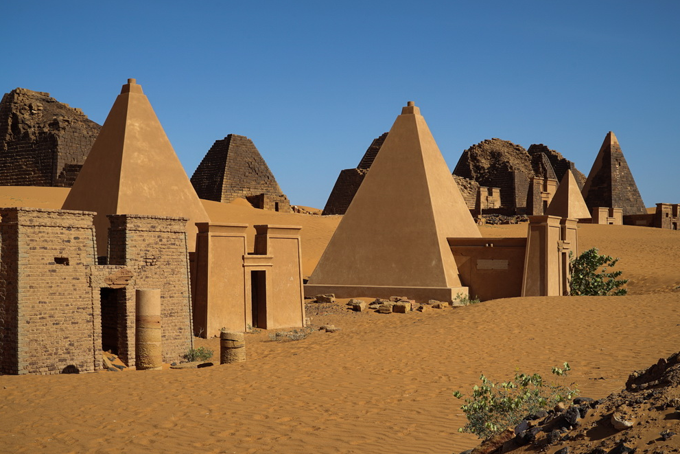 В Судане пирамид вдвое больше, чем в Египте.